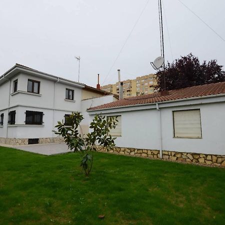Housing Leon Casa Con Jardin Villa Екстериор снимка