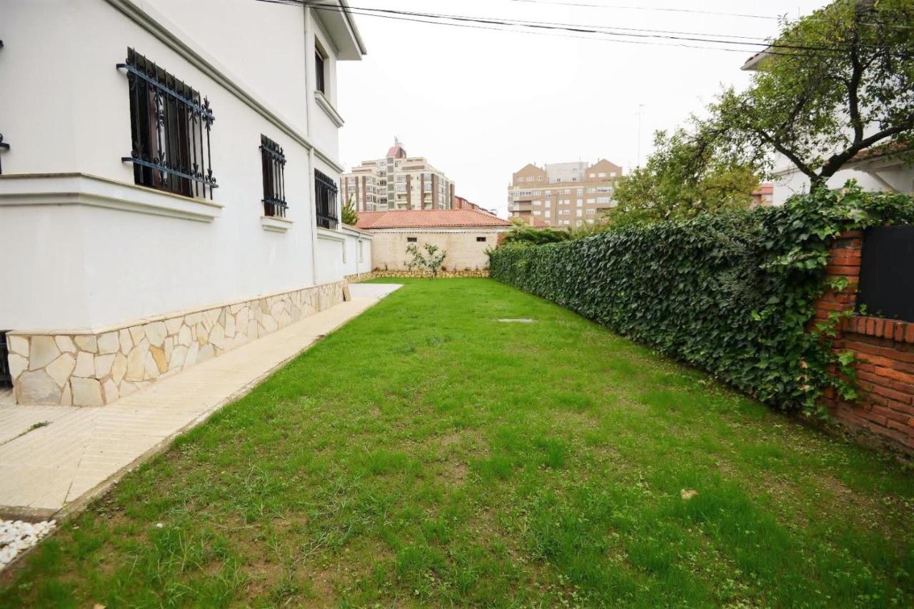 Housing Leon Casa Con Jardin Villa Екстериор снимка